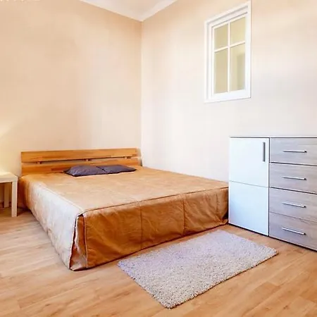 150m2 Center Three Bedrooms, Welnes Прага
