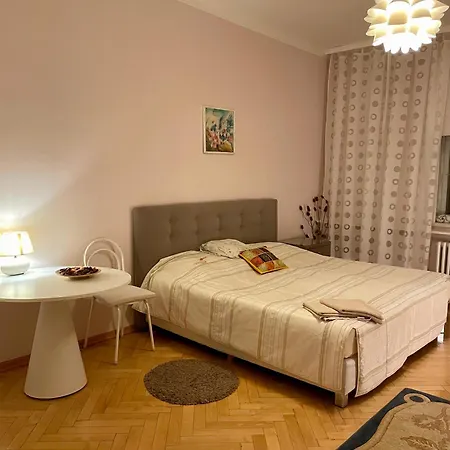 Апартаменты 150m2 Center Three Bedrooms, Welnes Прага